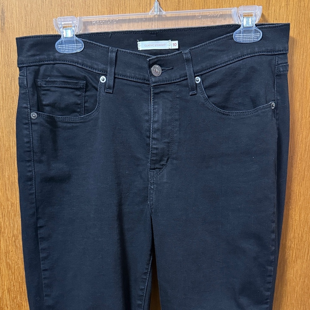Levi's Women's Black Classic Straight Leg Jeans